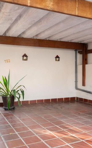 Casa à venda com 275m², 3 quartos e 2 vagasGaragem