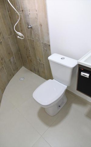 Apartamento para alugar com 70m², 2 quartos e sem vagaBanheiro da suíte 2