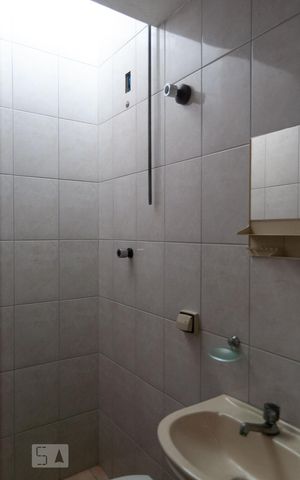 Casa à venda com 80m², 2 quartos e sem vaga Casa à venda com 80m², 2 quartos e sem vagaBanheiro 2