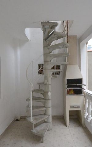 Casa à venda com 130m², 2 quartos e 1 vaga Casa à venda com 130m², 2 quartos e 1 vagaÁrea de serviço