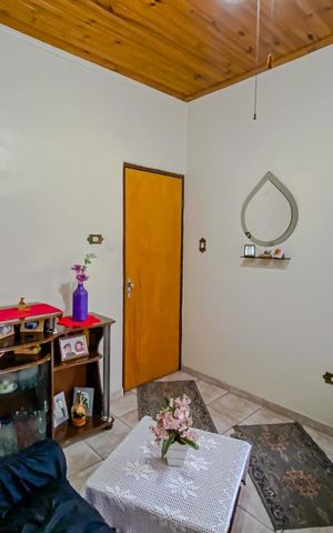 Casa à venda com 220m², 3 quartos e 2 vagasSala