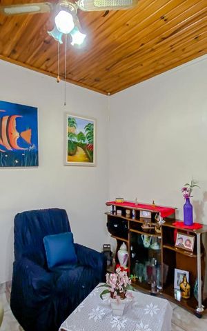 Casa à venda com 220m², 3 quartos e 2 vagasSala
