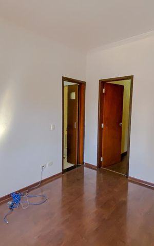 Casa à venda com 320m², 3 quartos e 4 vagasSuite