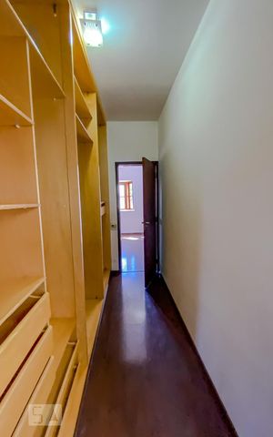 Casa à venda com 320m², 3 quartos e 4 vagasCloset da Suite