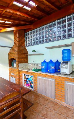 Casa à venda com 220m², 4 quartos e 4 vagas Casa à venda com 220m², 4 quartos e 4 vagasChurrasqueira