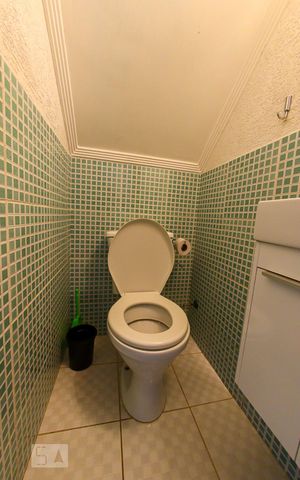 Casa à venda com 220m², 4 quartos e 4 vagas Casa à venda com 220m², 4 quartos e 4 vagasLavabo