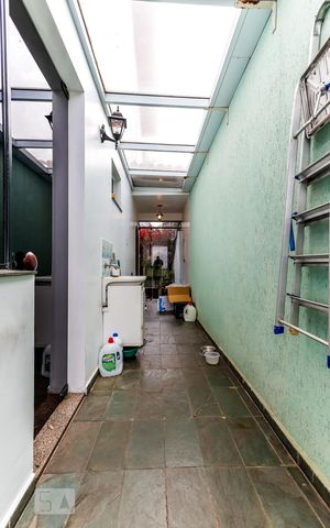 Casa à venda com 260m², 4 quartos e 3 vagas Casa à venda com 260m², 4 quartos e 3 vagasCorredor Lateral
