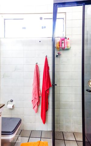 Casa à venda com 260m², 4 quartos e 3 vagas Casa à venda com 260m², 4 quartos e 3 vagasBanheiro