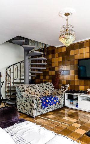 Casa à venda com 260m², 4 quartos e 3 vagas Casa à venda com 260m², 4 quartos e 3 vagasSala