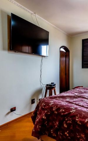 Casa à venda com 260m², 4 quartos e 3 vagas Casa à venda com 260m², 4 quartos e 3 vagasSuíte