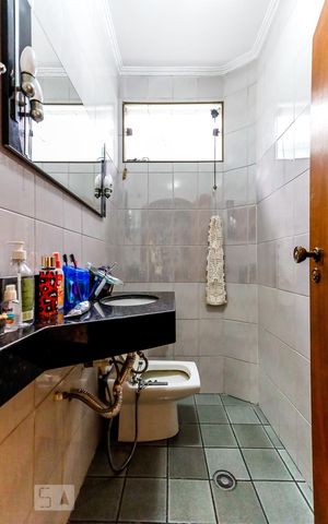 Casa à venda com 260m², 4 quartos e 3 vagas Casa à venda com 260m², 4 quartos e 3 vagasLavabo