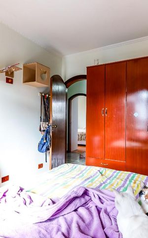 Casa à venda com 260m², 4 quartos e 3 vagas Casa à venda com 260m², 4 quartos e 3 vagasQuarto 4