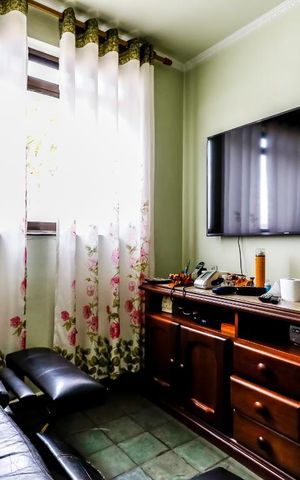 Casa à venda com 260m², 4 quartos e 3 vagas Casa à venda com 260m², 4 quartos e 3 vagasSala de TV