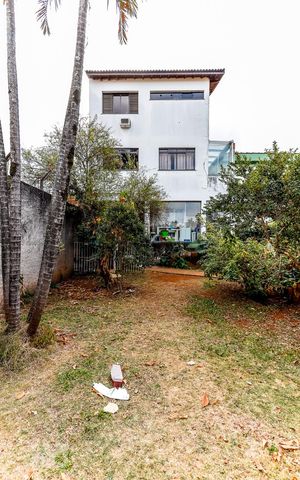 Casa à venda com 260m², 4 quartos e 3 vagas Casa à venda com 260m², 4 quartos e 3 vagasQuintal