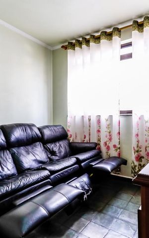 Casa à venda com 260m², 4 quartos e 3 vagas Casa à venda com 260m², 4 quartos e 3 vagasSala de TV