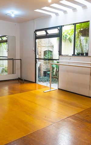 Casa à venda com 230m², 4 quartos e 3 vagas Casa à venda com 230m², 4 quartos e 3 vagasSala 2