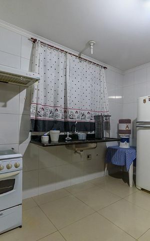 Casa à venda com 300m², 4 quartos e 2 vagas Casa à venda com 300m², 4 quartos e 2 vagasCozinha