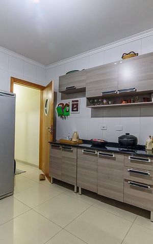 Casa à venda com 300m², 4 quartos e 2 vagas Casa à venda com 300m², 4 quartos e 2 vagasCozinha