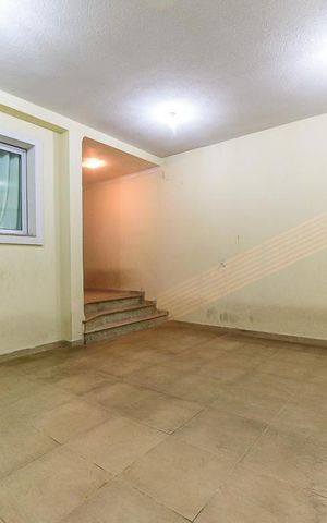 Casa à venda com 300m², 4 quartos e 2 vagas Casa à venda com 300m², 4 quartos e 2 vagasGaragem