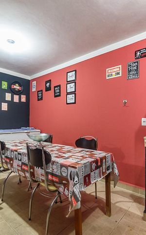 Casa à venda com 300m², 4 quartos e 2 vagas Casa à venda com 300m², 4 quartos e 2 vagasEspaço Gourmet