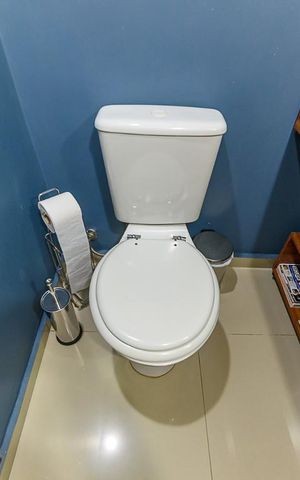 Casa à venda com 300m², 4 quartos e 2 vagas Casa à venda com 300m², 4 quartos e 2 vagasLavabo
