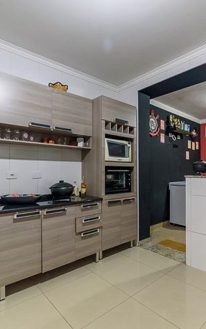Casa à venda com 300m², 4 quartos e 2 vagas Casa à venda com 300m², 4 quartos e 2 vagasCozinha