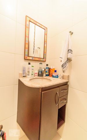 Casa à venda com 300m², 4 quartos e 2 vagas Casa à venda com 300m², 4 quartos e 2 vagasBanheiro da Suíte 2