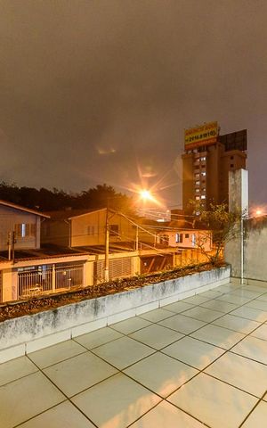 Casa à venda com 300m², 4 quartos e 2 vagas Casa à venda com 300m², 4 quartos e 2 vagasVaranda da Suíte 1
