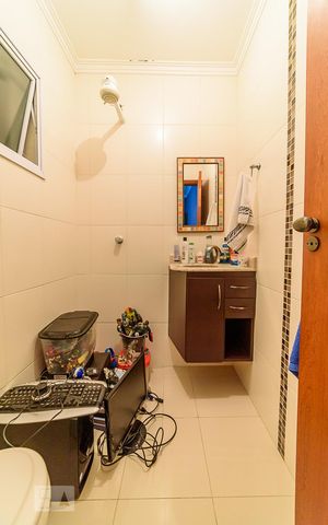 Casa à venda com 300m², 4 quartos e 2 vagas Casa à venda com 300m², 4 quartos e 2 vagasBanheiro da Suíte 2