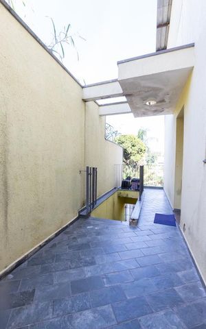 Casa para alugar com 120m², 4 quartos e 2 vagasQuintal