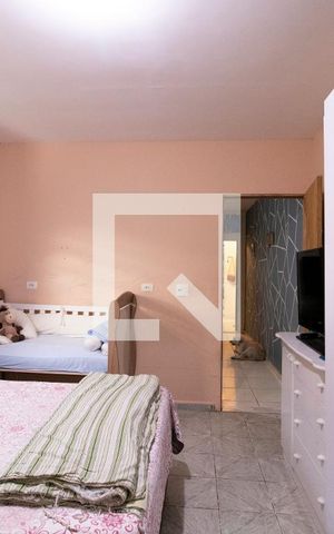 Casa à venda com 250m², 4 quartos e 2 vagas Casa à venda com 250m², 4 quartos e 2 vagasQuarto 2
