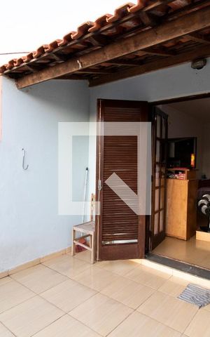 Casa à venda com 250m², 4 quartos e 2 vagas Casa à venda com 250m², 4 quartos e 2 vagasVaranda Quarto 1 - Suíte