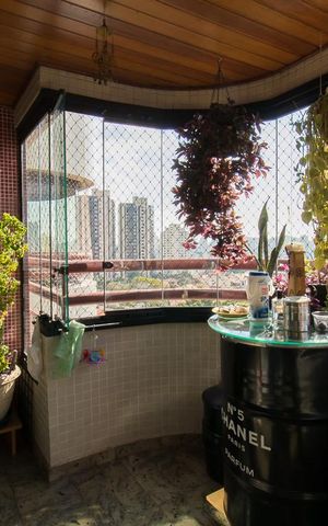 Apartamento à venda com 125m², 4 quartos e 3 vagasVaranda 