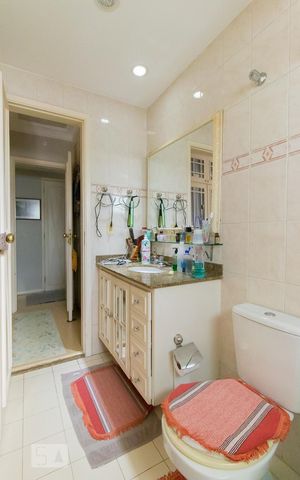 Apartamento à venda com 125m², 4 quartos e 3 vagasBanheiro da Suíte 1
