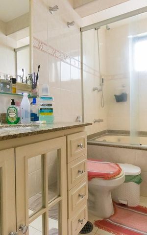 Apartamento à venda com 125m², 4 quartos e 3 vagasBanheiro da Suíte 1