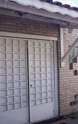 Casa à venda com 147m², 4 quartos e 4 vagas Casa à venda com 147m², 4 quartos e 4 vagasFrente da Casa