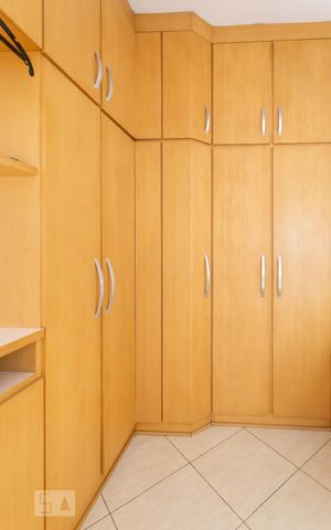 Casa à venda com 338m², 5 quartos e 4 vagas Casa à venda com 338m², 5 quartos e 4 vagasSuíte 3