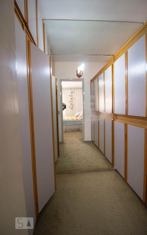 Casa à venda com 330m², 3 quartos e 2 vagasCloset da suíte