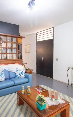 Casa à venda com 330m², 3 quartos e 2 vagasSala