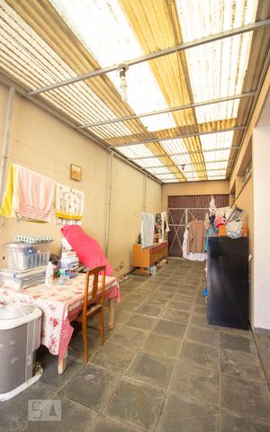 Casa à venda com 330m², 3 quartos e 2 vagasÁrea de Serviço