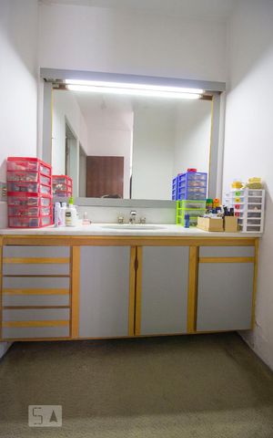 Casa à venda com 330m², 3 quartos e 2 vagasBanheiro da Suíte