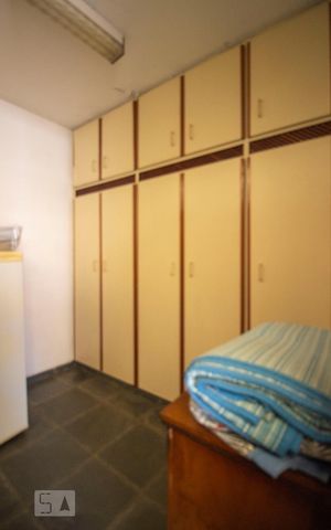 Casa à venda com 330m², 3 quartos e 2 vagasQuarto de Serviço