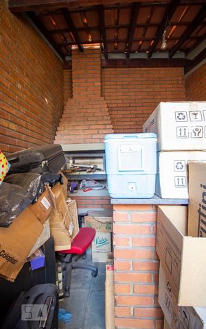 Casa à venda com 330m², 3 quartos e 2 vagasChurrasqueira