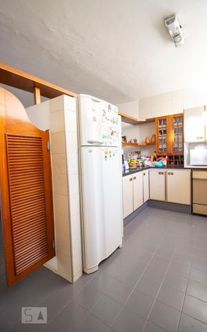 Casa à venda com 330m², 3 quartos e 2 vagasCozinha - Armários