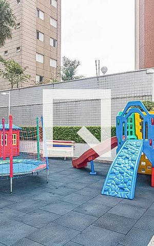 Apartamento à venda com 220m², 4 quartos e 4 vagas Apartamento à venda com 220m², 4 quartos e 4 vagasÁrea comum - Playground