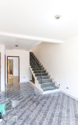 Casa para alugar com 160m², 3 quartos e 2 vagasSala