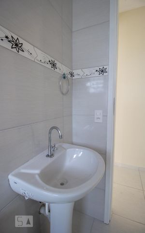 Casa para alugar com 40m², 1 quarto e sem vaga Casa para alugar com 40m², 1 quarto e sem vagaBanheiro
