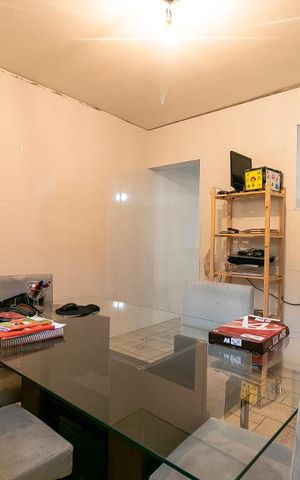 Casa à venda com 340m², 3 quartos e 8 vagasQuarto de Serviço