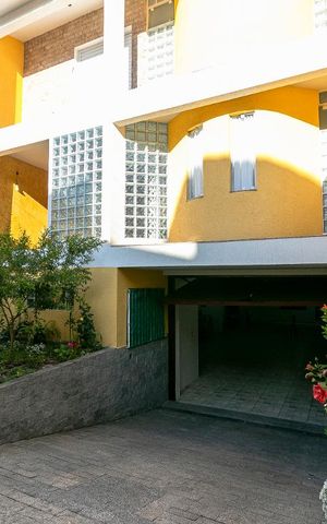 Casa à venda com 340m², 3 quartos e 8 vagasEntrada