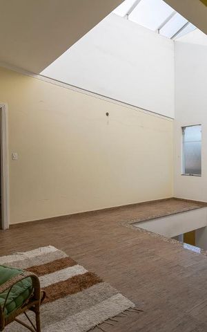 Casa à venda com 340m², 3 quartos e 8 vagasHall Superior